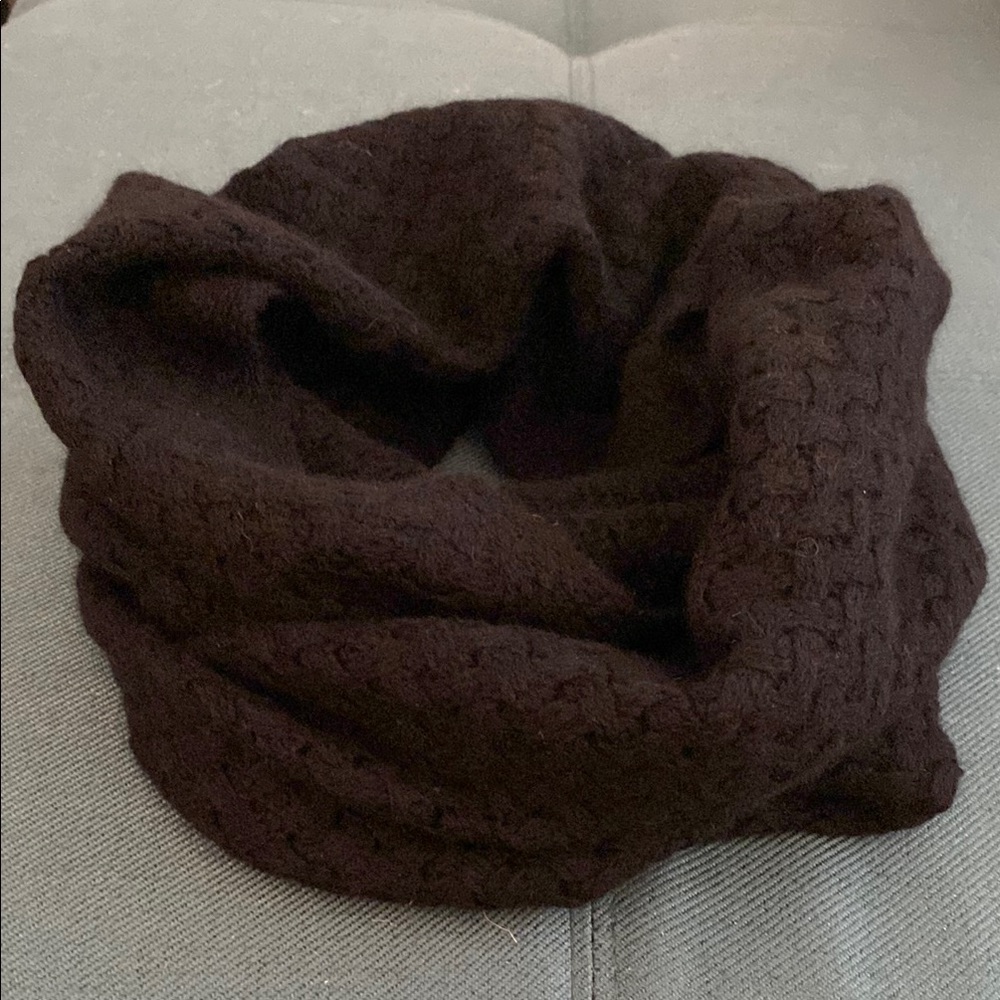 Cozy 💯 Cashmere Infinity Scarf